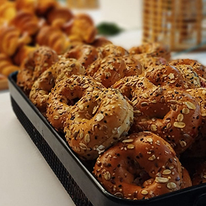 Mini Bagel de Compota e Queijo Creme