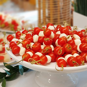 Espetadas de Tomate Cherry, Mozzarella e Pesto