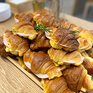 Mini Croissants com Fiambre de Aves
