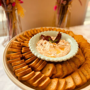 Patê de Ricotta com Tomate Seco com Tostinhas
