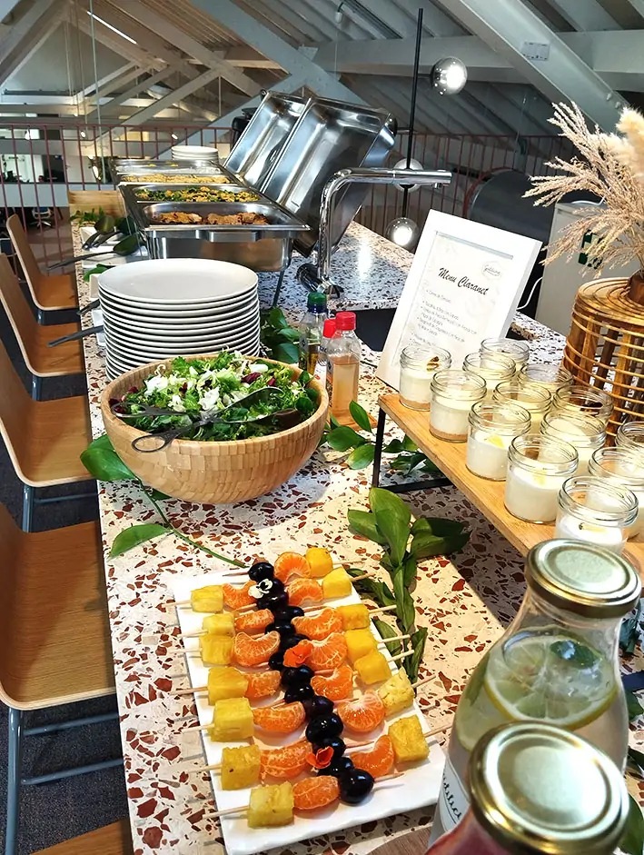 Buffet de catering empresarial Gudilicious